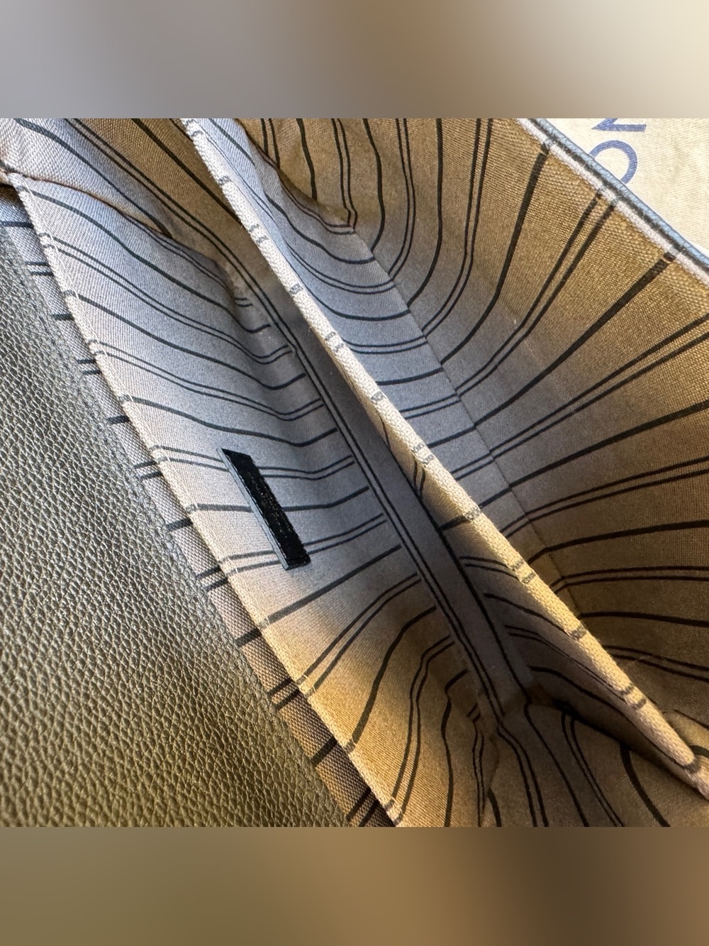 Louis Vuitton Empreinte Leather Métis Crossbody - Picture 14 of 14
